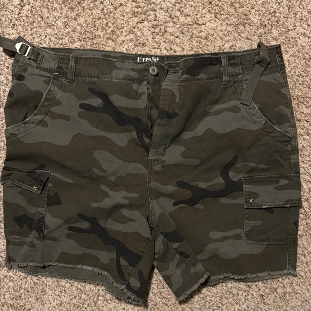 Terra & Sky 22w Camouflage Cargo Shorts